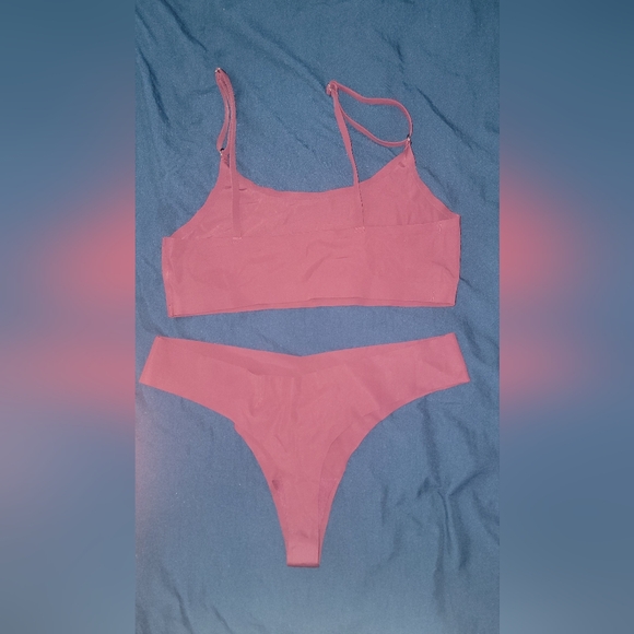 COPY - Brand New 2 sets of matching Bra & Thong Size L - Picture 4 of 12